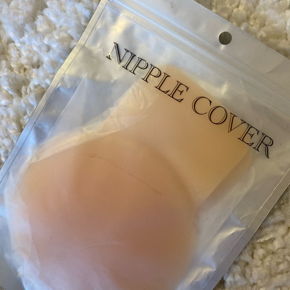 Silicone invisible uplift sticky self adhesive bra nipple covers size large NWT - Picture 2 of 3